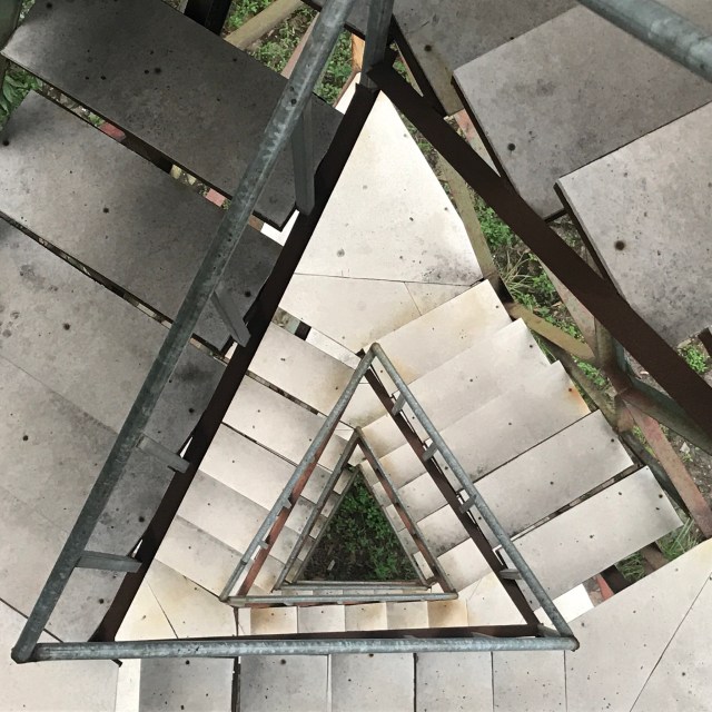 B69B565A-E7FF-4AE3-88F3-649F9867B93F